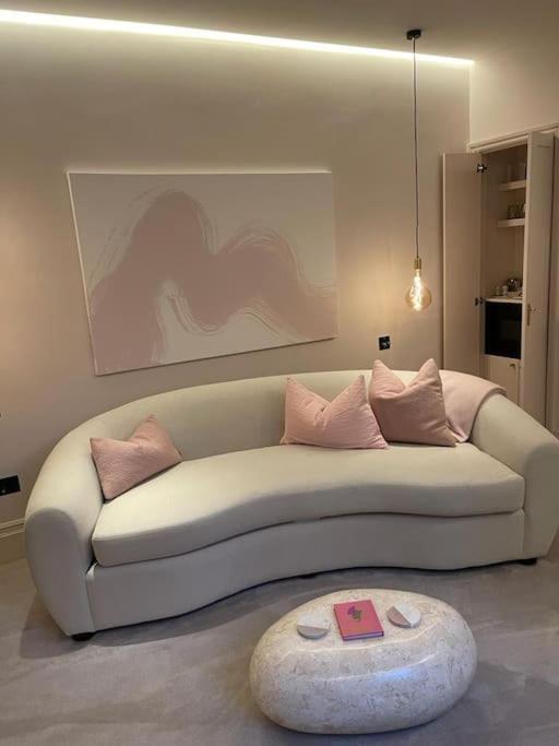 Luxury Georgian Apartment - 5 Minute Walk To Spa Bath Esterno foto