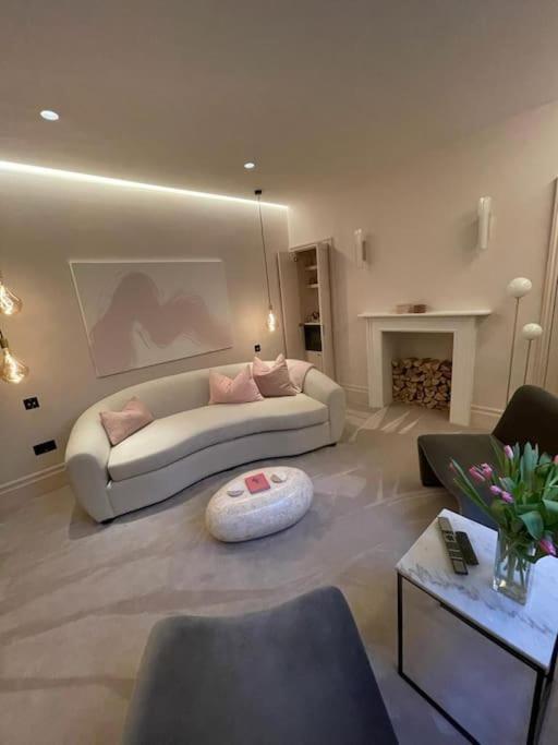 Luxury Georgian Apartment - 5 Minute Walk To Spa Bath Esterno foto